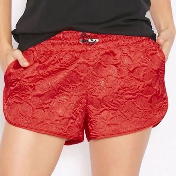 Adidas Originals Women's Red Trefoil  Floral Rose Textured Print Logo Shorts M - Picture 1 of 6